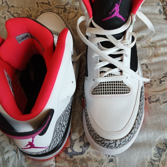 JORDAN SNEAKERS - Picture 2 of 6